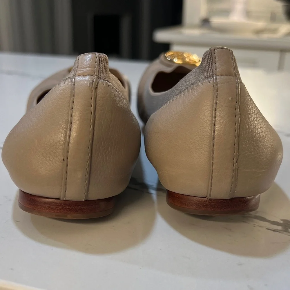 Tory Burch Women's Sand Caroline 2 Flats with Gold Logo size 8M